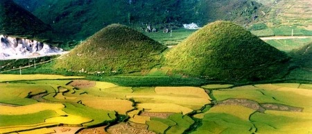 Núi đôi Việt Nam (Hà Giang)