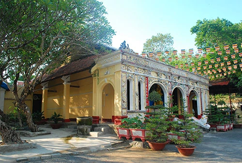 Huyền thoại vua Gia Long đào giếng trên núi Bửu Phong ảnh 4 Huyền thoại vua Gia Long đào giếng trên núi Bửu Phong ảnh 4