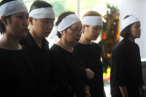 Nhiều nghệ sĩ tiễn đưa nhạc sĩ An Thuyên về đất mẹ ảnh 3 HUY-1668.jpg