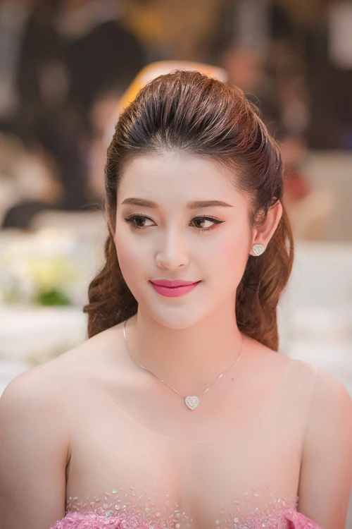 huyen-my-6-8085-1440465462.jpg