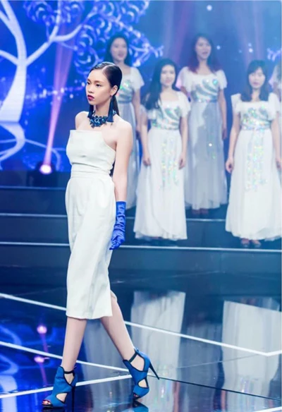 Người đẹp Quỳnh Nga vừa tham gia biểu diễn cho một show thời trang ở Hà Nội mới đây. a-1719-1443426931.jpg