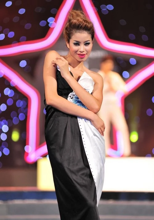 Nhan sắc thuở mới vào showbiz của Tân Hoa hậu Hoàn vũ