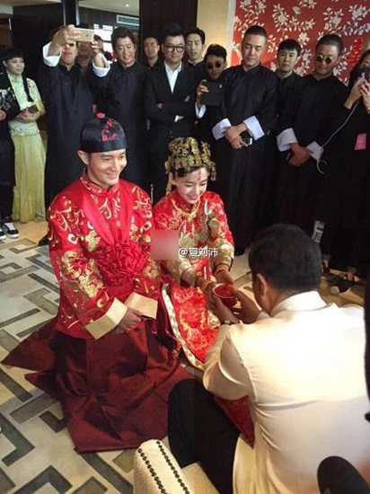 huynh-hieu-minh-ruoc-dau-trong-vong-vay-bao-ve-8