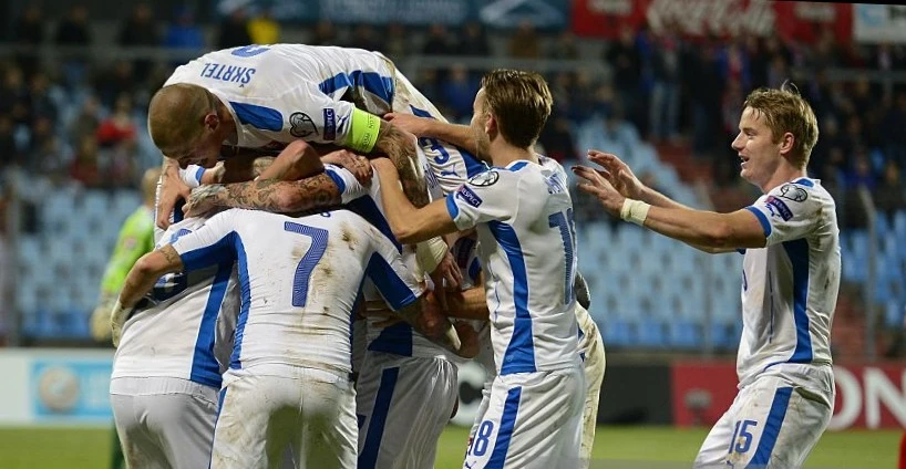 Vòng loại Euro 2016: Gấu Nga và Slovakia dắt tay tới Pháp ảnh 2 Vòng loại Euro 2016: Gấu Nga và Slovakia dắt tay tới Pháp ảnh 2