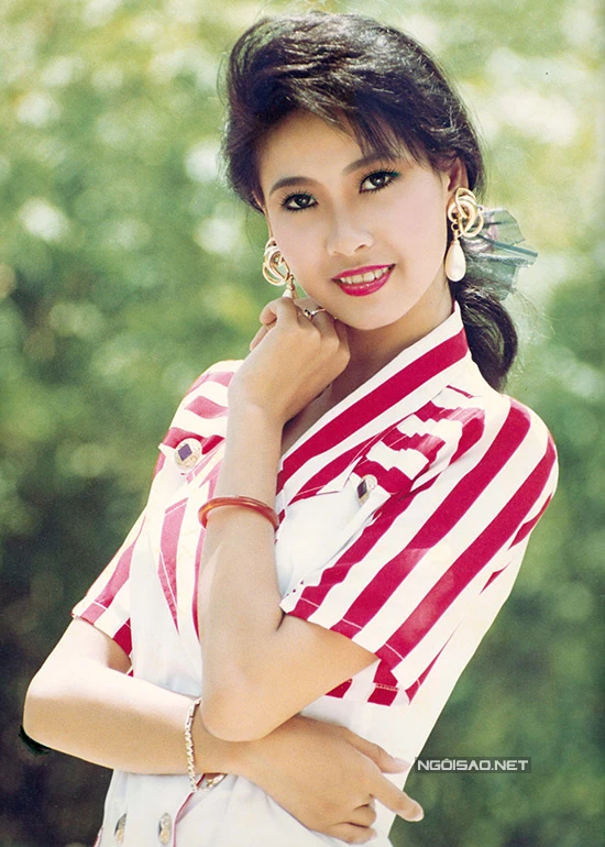 nhan-sac-hoa-hau-ha-kieu-anh-nhung-nam-90-1