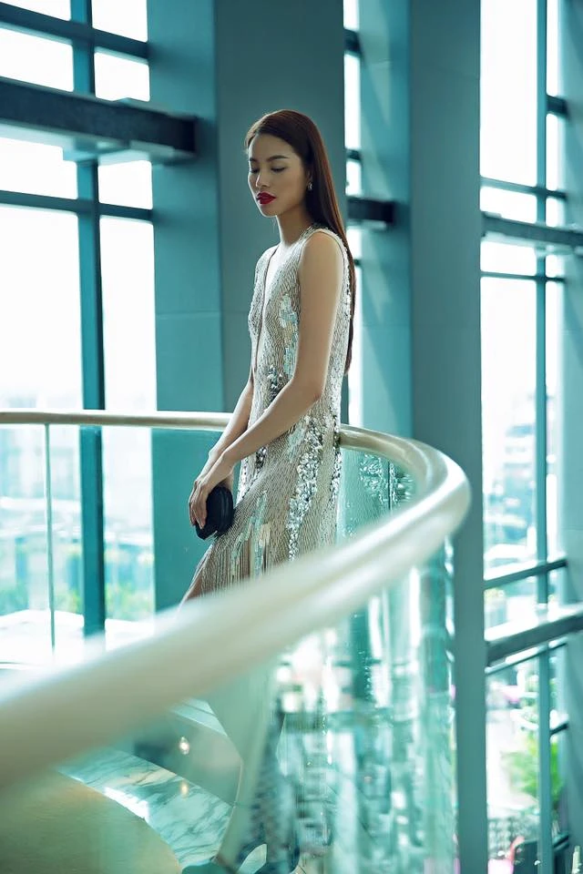 Săm soi khuyết điểm của hoa hậu Phạm Hương ảnh 2 Săm soi khuyết điểm của hoa hậu Phạm Hương ảnh 2