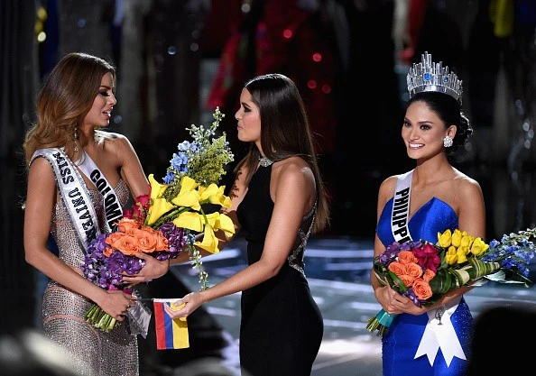 Tân Hoa hậu Hoàn vũ: 'Tôi xin lỗi hoa hậu Colombia vì sự cố'