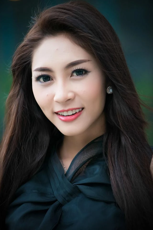 Người đẹp 21 tuổi giải thích tin đồn được Bằng Kiều quan tâm đặc biệt khi đóng chung phimVệ sĩ, tiểu thư và thằng khờ. Ảnh:NVCC Hoa hậu Thu Thảo lên tiếng về nghi án tình cảm với Bằng Kiều