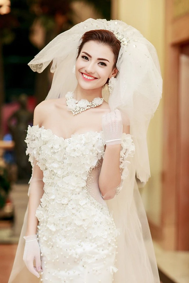 6 chân dài vướng nhiều thị phi của showbiz Việt hình ảnh 10 6 chan dai vuong nhieu thi phi cua showbiz viet hinh anh 10