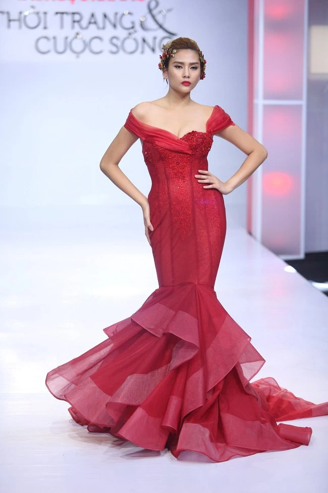 6 chân dài vướng nhiều thị phi của showbiz Việt hình ảnh 13 6 chan dai vuong nhieu thi phi cua showbiz viet hinh anh 13