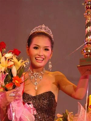 Mai Phương Thúy phẳng lỳ, kém xinh thời mới nổi