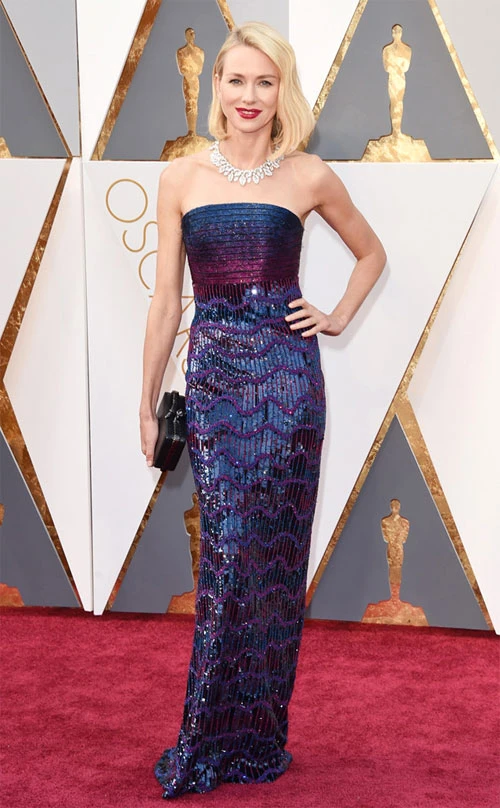 Nữ diễn viên Naomi Watts. minh-tinh-tai-tu-long-lay-tren-tham-do-oscar-10