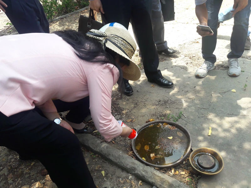 Bộ trưởng Bộ Y tế thị sát ca mắc virus Zika ở TP.HCM ảnh 3 Bộ trưởng Bộ Y tế thị sát ca mắc virus Zika ở TP.HCM ảnh 3
