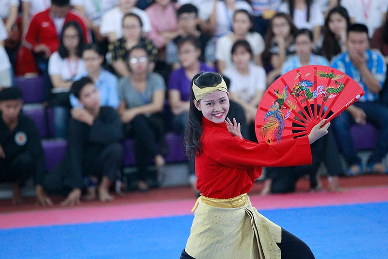 Nụ cười quyến rũ của “hot girl” Pencak Silat ảnh 5 Nụ cười quyến rũ của “hot girl” Pencak Silat ảnh 5