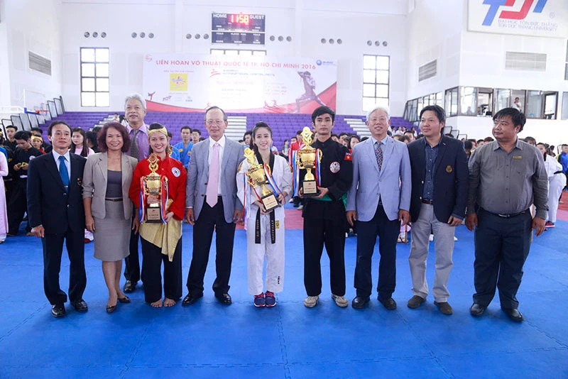 Nụ cười quyến rũ của “hot girl” Pencak Silat ảnh 7 Nụ cười quyến rũ của “hot girl” Pencak Silat ảnh 7