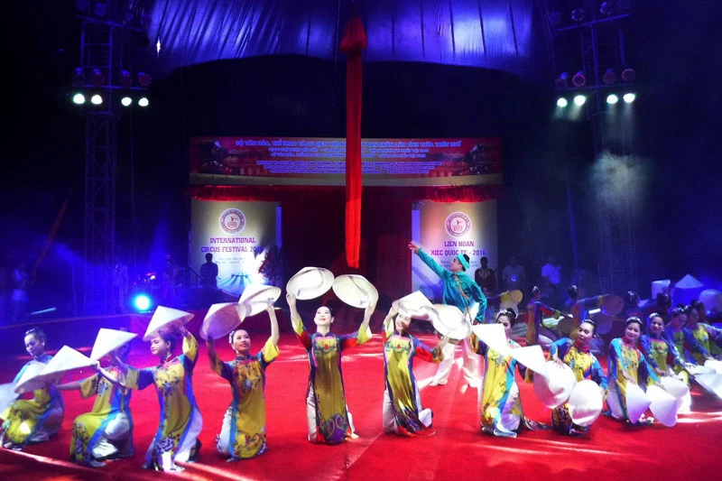 Hấp dẫn với Liên hoan Xiếc quốc tế 2016 ảnh 2 Hấp dẫn với Liên hoan Xiếc quốc tế 2016 ảnh 2