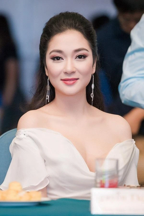 Trước Ngọc Trân còn có 3 người đẹp học báo chí, đó là hoa hậu Việt Nam 2004 Nguyễn Thị Huyền