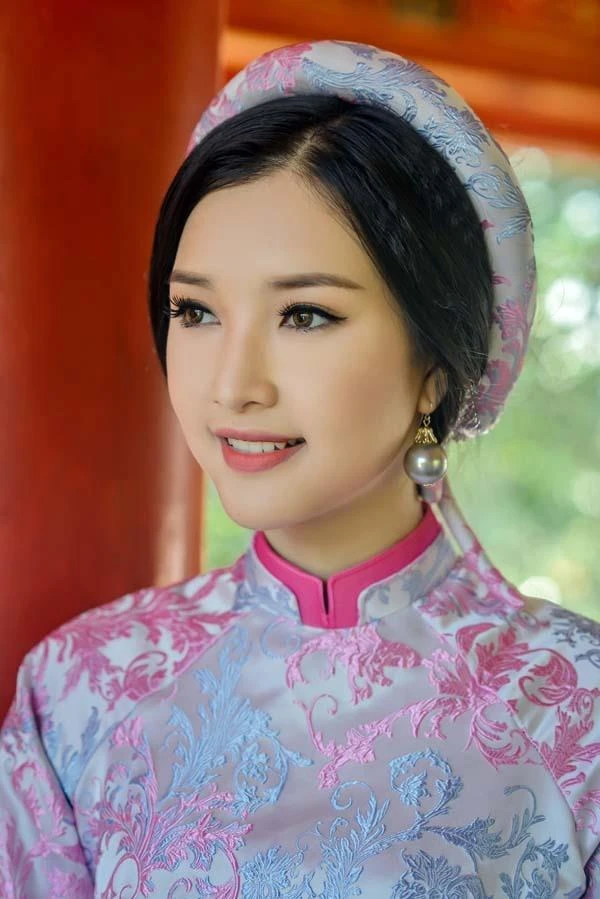 Ngọc Trân từng đăng quang “người đẹp Du lịch Huế năm 2015″