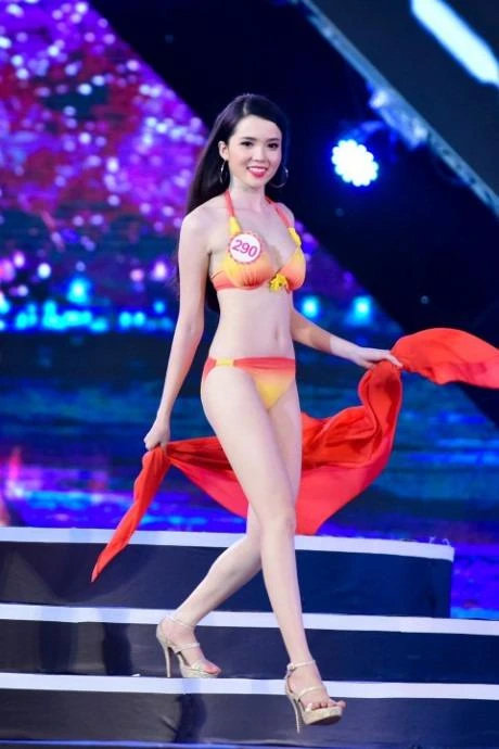 Số đo 3 vòng là 79-60-88