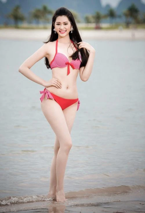 33 người đẹp Hoa hậu Việt Nam mặc bikini gợi cảm ảnh 31 Phạm Châu Tường Vy cao 1,73 m, nặng 52 kg và sở hữu số đo ba vòng 88-63-93