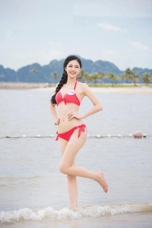 Ngô Thanh Thanh Tú, sinh năm 1994, là em gái Á hậu Hoàn vũ 2015 Ngô Trà My.