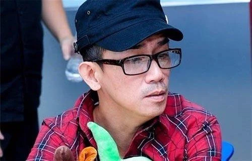 Trong thời gian nằm bệnh, ngoài Phương Thanh, còn có rất nhiều đồng nghiệp khác túc trực, thăm hỏi động viên Minh Thuận. Ảnh Vietnamnet