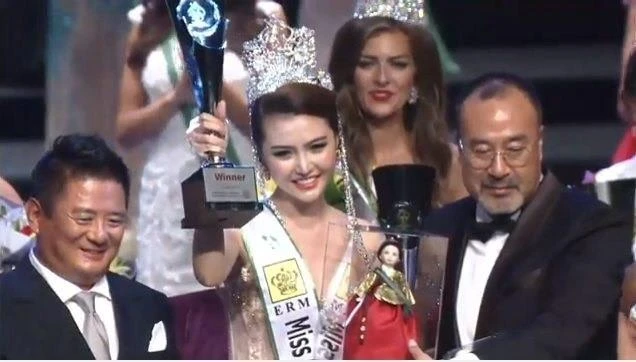 Ngọc Duyên đăng quang Nữ hoàng Sắc đẹp Toàn cầu 2016 ảnh 2 Hình ảnh Ngọc Duyên trong đêm chung kết. Ảnh: ZING.