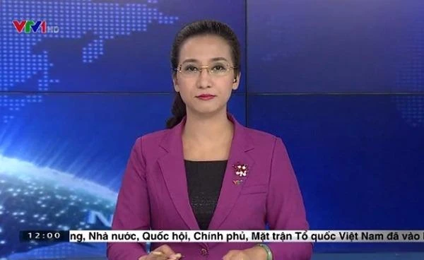 Vân Anh là gương mặt quen thuộc trên sóng trực tiếp của bản tin 'Thời sự' lúc 19h. Ảnh NGÔI SAO