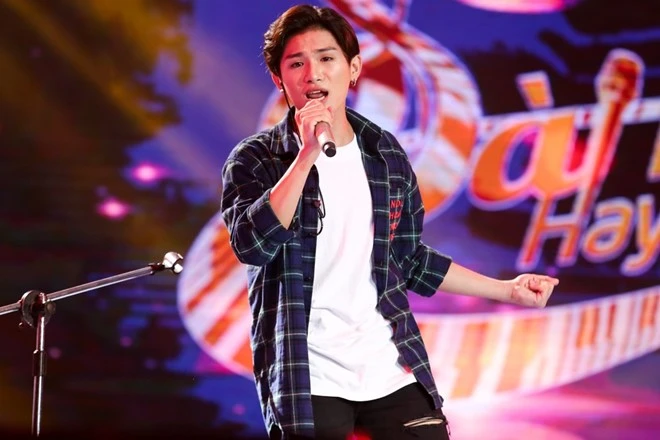 'Và tôi đi' của Đoàn Thế Lân gây bão Sing My Song ảnh 1 Giam khao Sing My Song tranh cai ve hoc tro Lam Truong hinh anh 1