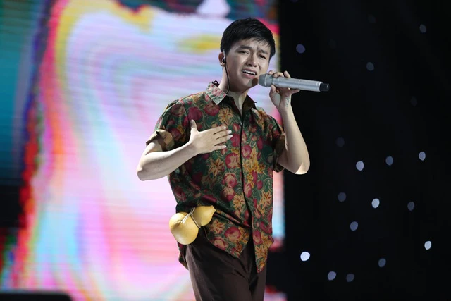 'Chí Phèo' giúp Bùi Công Nam vào chung kết Sing My Song ảnh 2 Bùi Công Nam duyên dáng với Chí Phèo.
