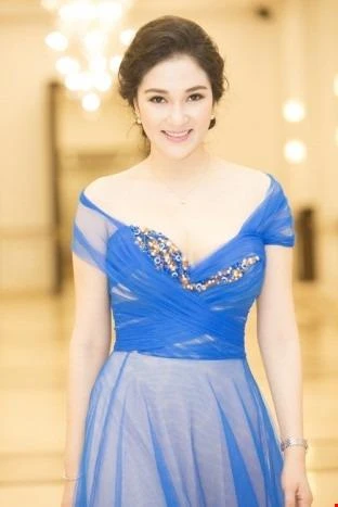 Gần ba năm sau ngày đăng quang, cô kết hôn trong im lặng với một người đàn ông hơn mình bảy tuổi