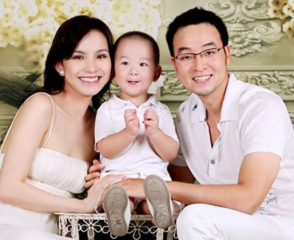 Sau hơn một năm, ngôi vị của Thùy Lâm vẫn chưa tìm được người kế nhiệm thì cô đã "về chung một nhà" với TS kinh tế Nguyễn Tuấn Anh.
