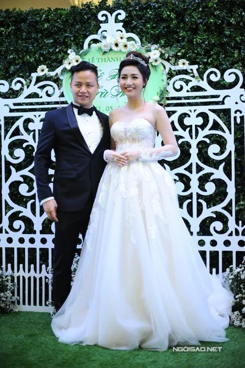 Trà My quyết định từ chối cơ hội này để lên xe hoa vào tháng 3-2016. Ông xã của Ngô Trà My tên Lê Hoàn, sinh năm 1979 trong một gia đình giàu có nổi tiếng ở Hải Dương.