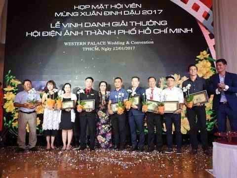 Đây cũng dịp cuối năm, Hội Điện ảnh TP.HCM tổ chức buổi họp mắt và tri ân toàn thể hội viên công tác trong ngày điện ảnh và truyền hình. Ảnh: CAO