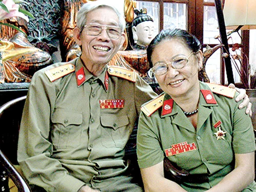 vo co nhac si thuan yen: ngo ngang khi "mau hoa do" bi tam dung luu hanh hinh anh 1