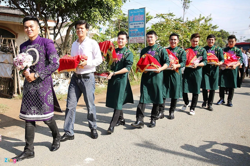 Le Phuong rang ngoi trong le cuoi lan hai voi chong kem 7 tuoi hinh anh 5