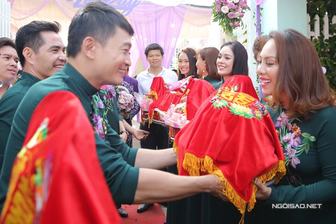 dan-nghe-si-noi-tieng-lam-phu-dau-phu-re-cho-le-vu-quy-cua-le-phuong-7