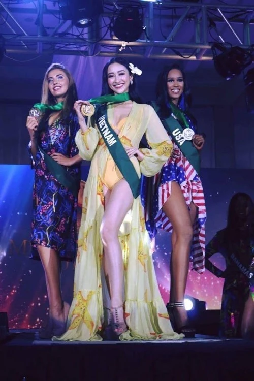 Tối nay, Hà Thu có đăng quang Hoa hậu Trái đất 2017? ảnh 2 Hà Thu 'ẵm' giải đồng Trang phục dạ hội tại HH Trái đất - ảnh 4