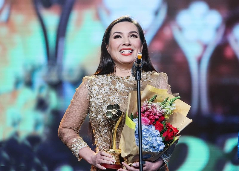 Trường Giang nhận cú đúp Mai Vàng 2017 ảnh 6