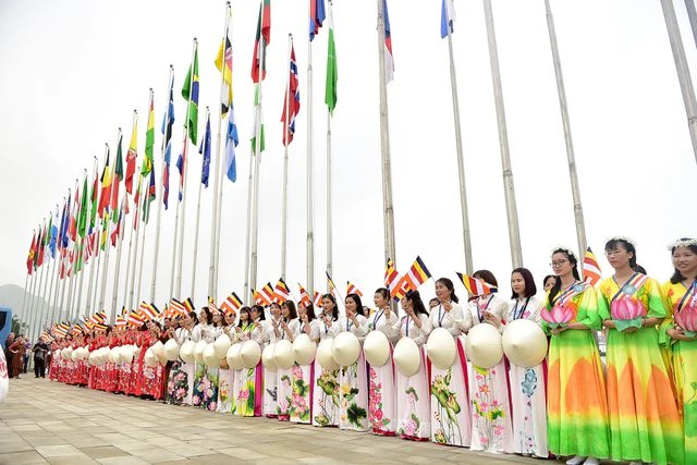 Lần thứ 3 Việt Nam đăng cai Đại lễ Vesak 2019 ảnh 8 Khai mạc Äại lá»
Pháºt Äản Liên Hợp Quá»c - Vesak 2019 - 9