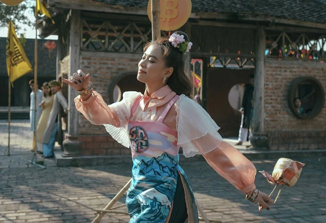 Mai Phương Thúy, Hoàng Thùy Linh, Sơn Tùng bùng nổ cuối năm ảnh 4 Hoàng Thùy Linh thả vàng anh, cắt duyên âm