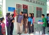 'Có cái nhà, nằm dưới đất, không cần giường chiếu cũng vui'