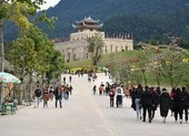Lễ hội Yên Tử, đền Trần, chọi trâu... tạm dừng vì dịch Corona