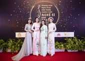 Hoa hậu Ngọc Hân và Đỗ Mỹ Linh hội ngộ khoe sắc đầu năm 