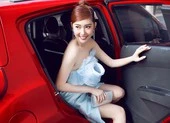 Thúy Ngân khoe vai trần, hội ngộ Trung Dũng, Quốc Thái