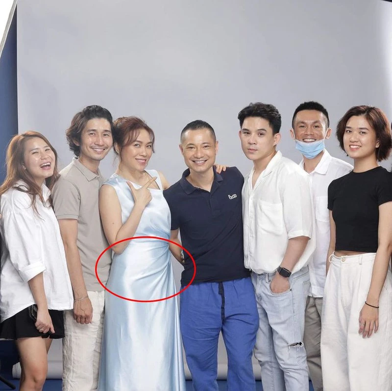 Lê Âu Ngân Anh làm MC, Mỹ Tâm bị đồn mang bầu ảnh 5 Mỹ Tâm livestream xóa tin đồn đang mang thai - ảnh 1