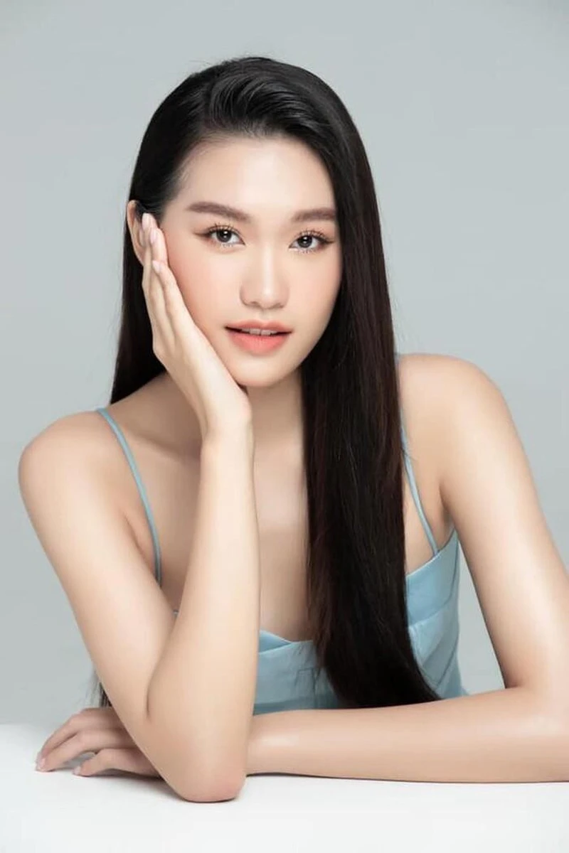 Ngắm Doãn Hải My người đẹp nghi hẹn hò Đoàn Văn Hậu ảnh 10 Doãn Hải My - nữ sinh Luật thi Hoa hậu Việt Nam 2020 - ảnh 11