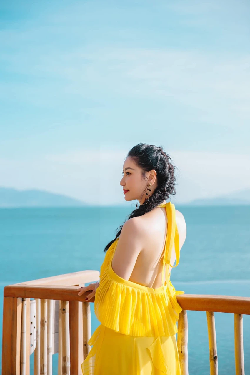 Hoa hậu Hà Kiều Anh khoe dáng gợi cảm trước biển ảnh 9 Hoa hậu Hà Kiều Anh khoe dáng gợi cảm trước biển ảnh 9