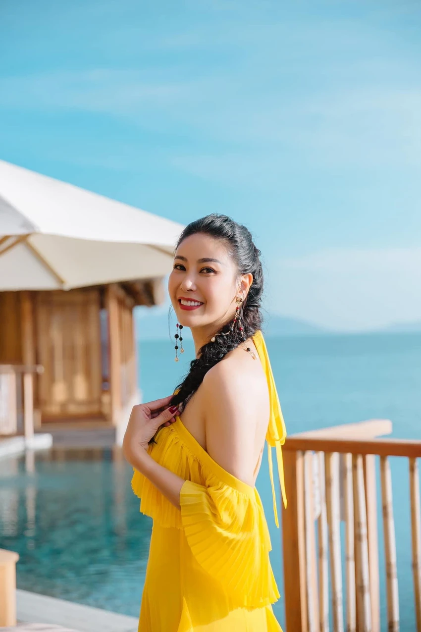 Hoa hậu Hà Kiều Anh khoe dáng gợi cảm trước biển ảnh 10 Hoa hậu Hà Kiều Anh khoe dáng gợi cảm trước biển ảnh 10