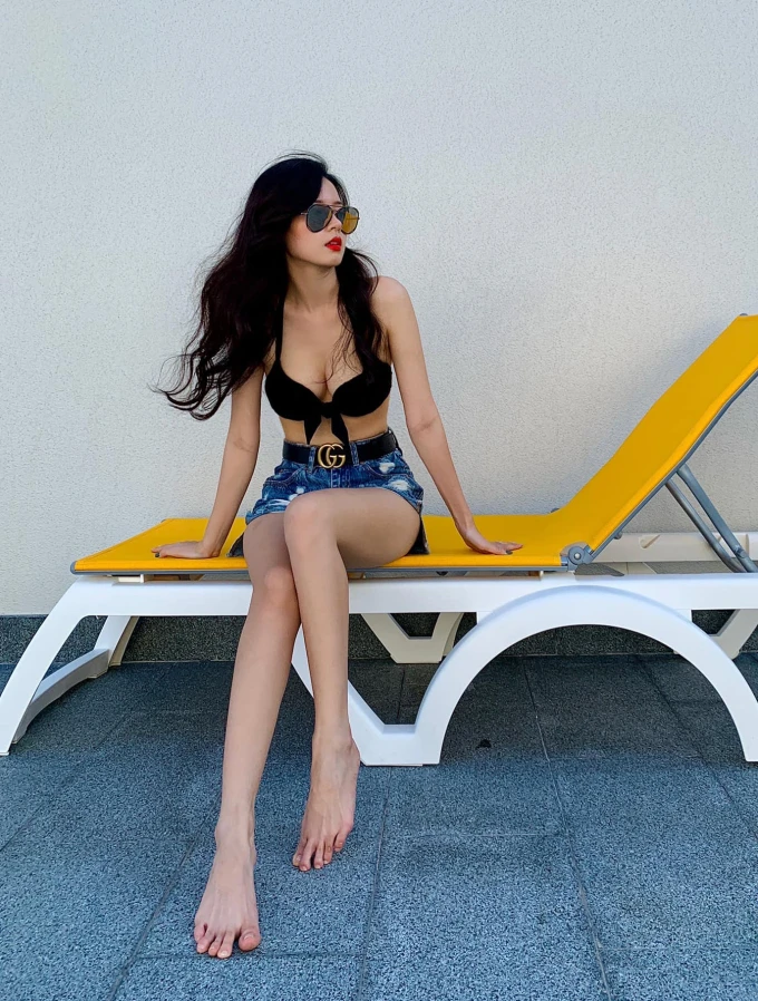Midu khoe dáng bikini gợi cảm nhân ngày 8-3 ảnh 13 Midu khoe dáng bikini gợi cảm nhân ngày 8-3 ảnh 13